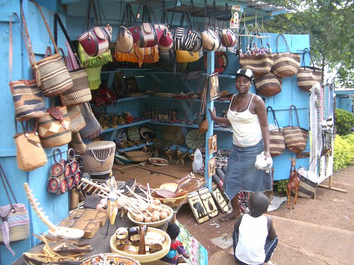 083_souveniers in Jinja